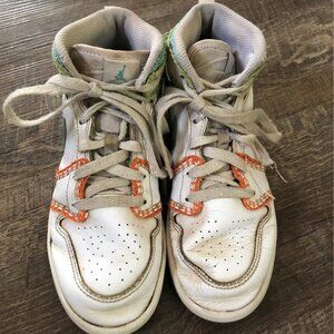Nike Jordan 2 Baseball Knit Shoes, Kids size 3, Jordan Baseball Shoes, Leather S